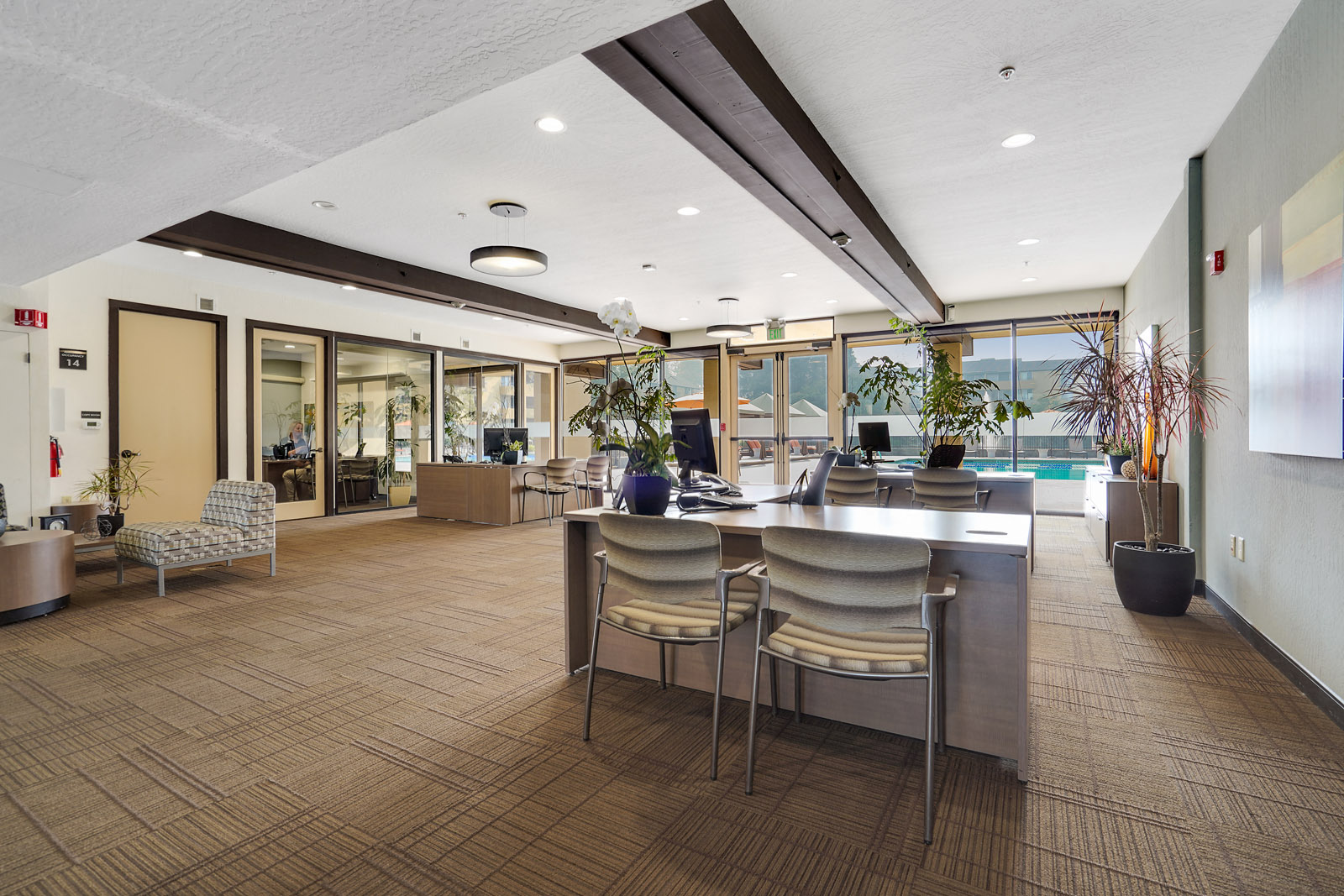 Americana Apartments photo 4